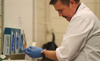 Andrew Pask en el laboratorio