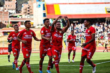 El delantero le marcó a