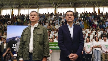 Feijóo pide "responsabilidades al máximo nivel" por la muerte de los guardias civiles y critica la ausencia de Sánchez