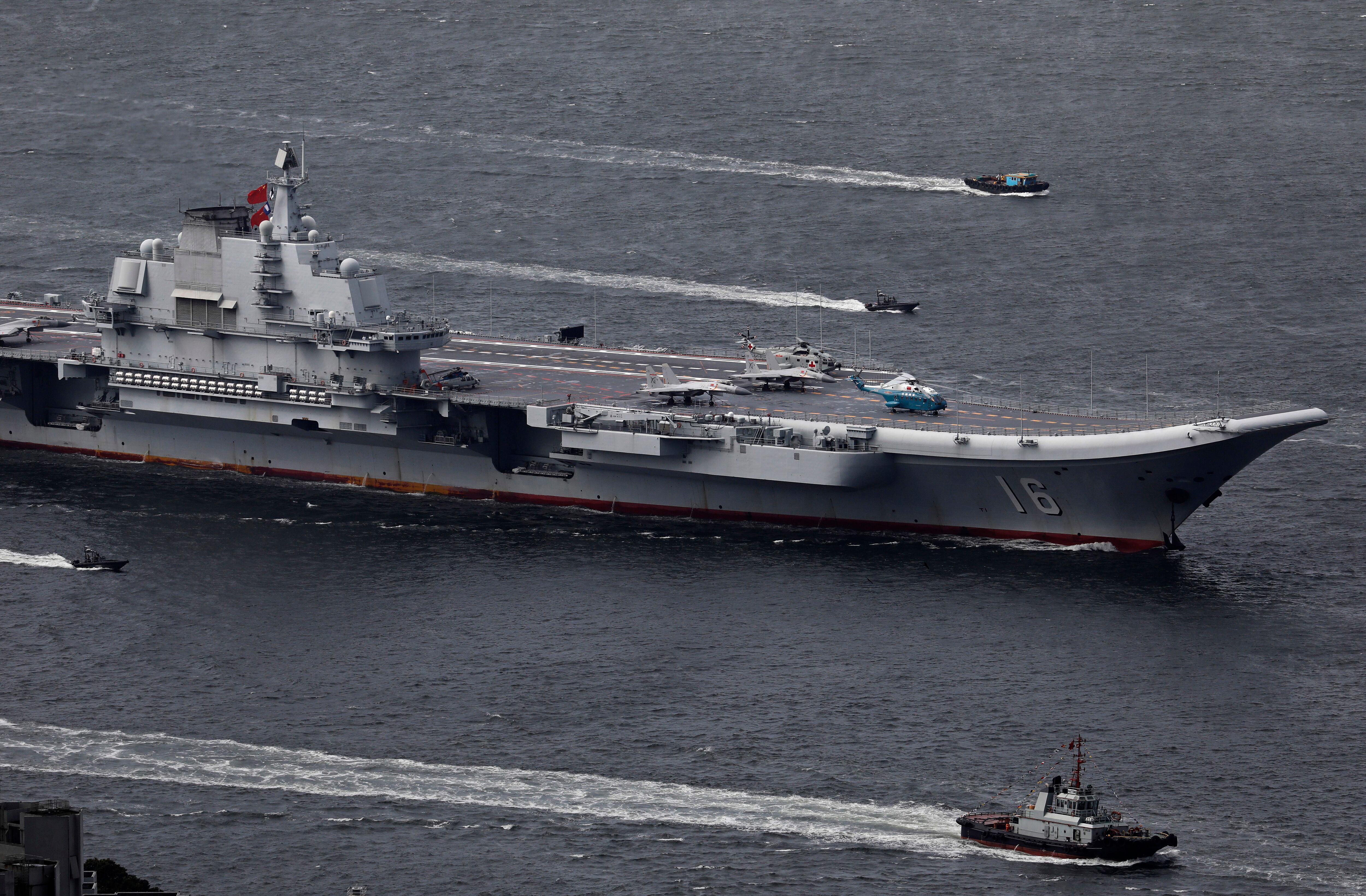 El Liaoning, primer portaaviones de China, navega hacia Hong Kong (Foto AP/Vincent Yu, Archivo)