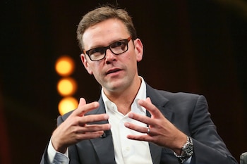 James Murdoch, con liquidez por la venta a Disney y el acuerdo familiar por USD 3.300 millones, busca ampliar sus inversiones en medios y podcasting (Variety)