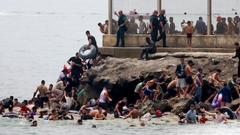 El nuevo reglamento europeo ante una crisis migratoria de “fuerza mayor” que podría debutar con Ceuta y cómo cambiaría la protección de su frontera