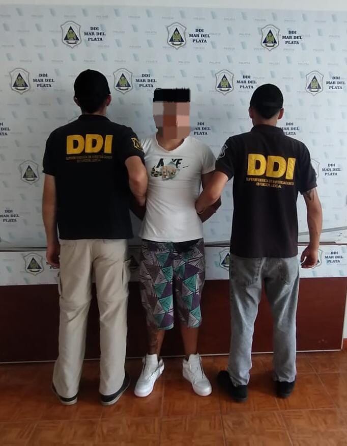 Uno de los sospechosos detenidos