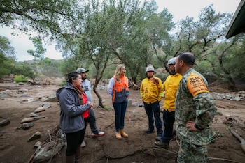 Instalan centros de acopio para apoyar a las familias afectadas por las lluvias en Baja California.