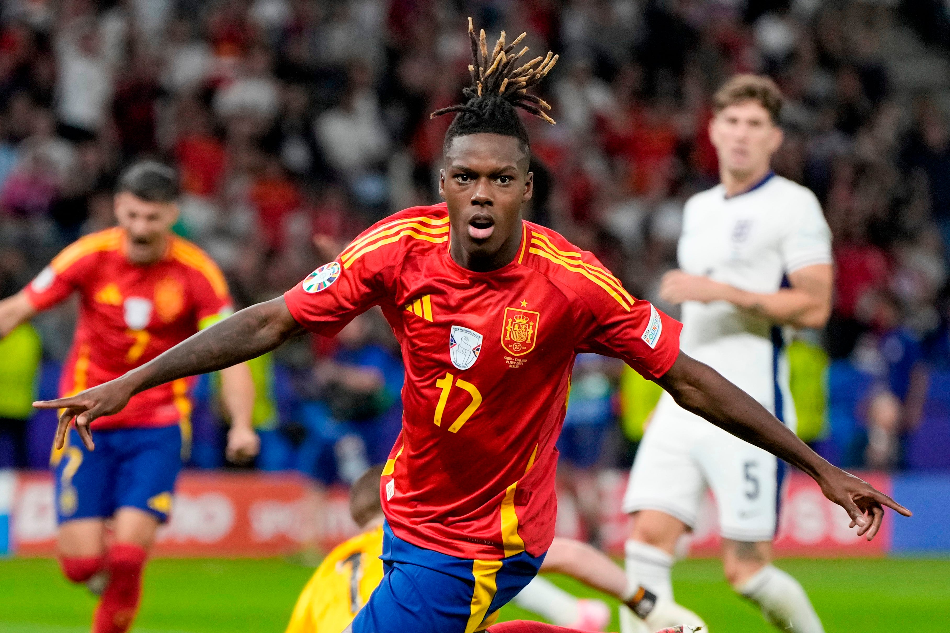 Nico Williams celebra su gol en la final de la Euro 2024 ante Inglaterra. (AP Foto/Matthias Schrader)