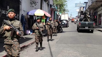 El ataque armado a un supermercado en Escuintla provoca terror, el cierre de comercios y despliegue policial