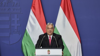 Orbán retrasa al próximo mes