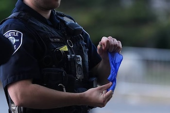 El principal sospechoso del tiroteo en Seattle es un adolescente de 15 años que quedó bajo custodia por agresión y posesión de armas de fuego (AP)