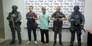 El hombre se encontraba drogado,