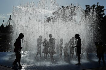 Los niños nacidos en 2020 sufrirán el triple de fenómenos climáticos extremos que sus abuelos: los de Aragón y Cataluña son los más expuestos Los niños nacidos en 2020 sufrirán el triple de fenómenos climáticos extremos que sus abuelos: los de Aragón y Cataluña son los más expuestos