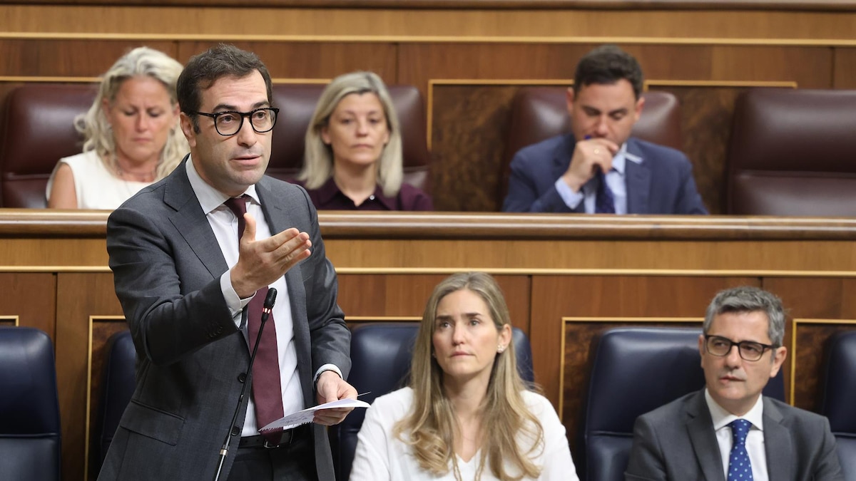 Cuerpo expresa su indignación y rabia ante los casos de corrupción y el PP dice que el Gobierno no para de mentir