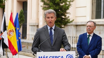Feijóo promete 8.000 viviendas en Ceuta y crear una única base militar, una comisaría de Policía Nacional y una comandancia de la Guardia Civil