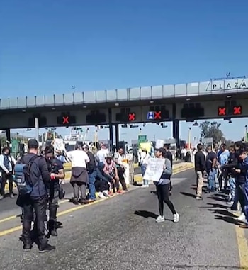 Manifestación autopista México Querétaro vecinos