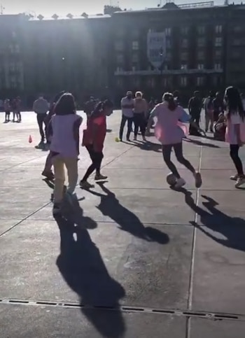 Barra feminista realizó retas de