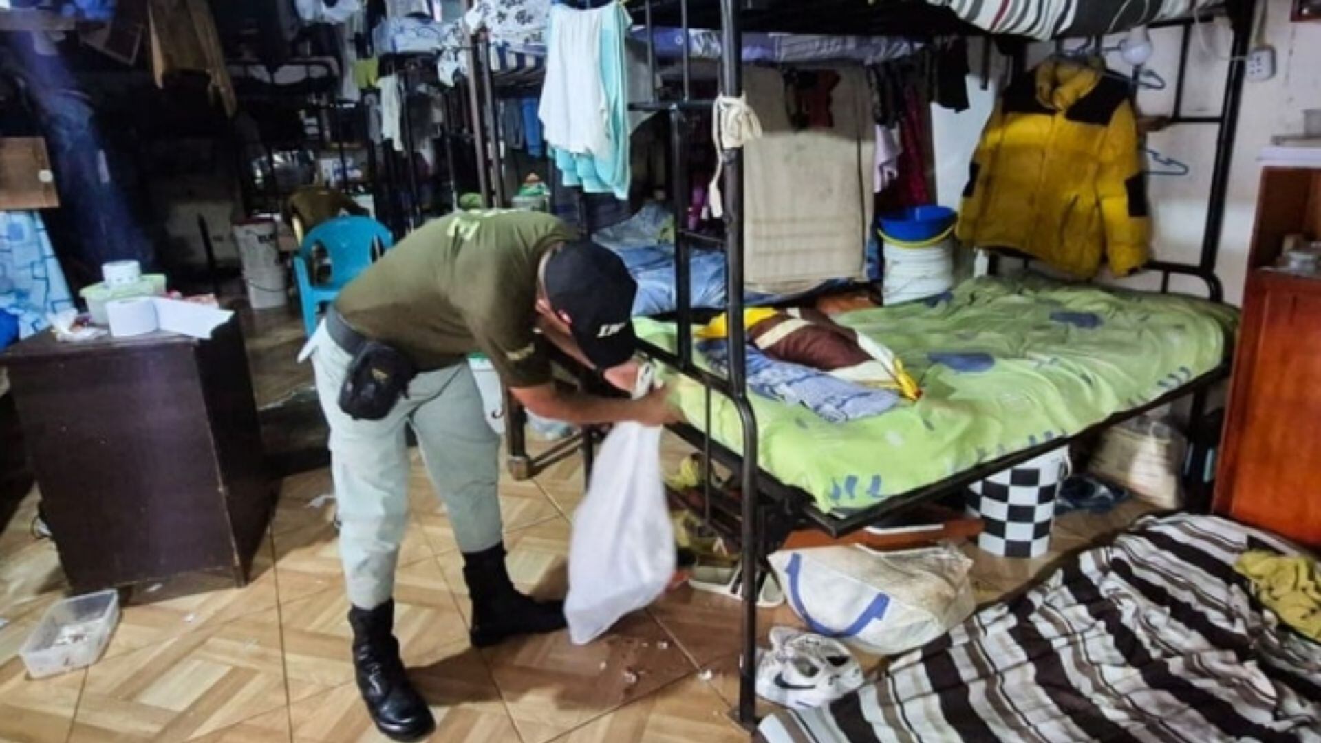 Hallan droga, agendas telefónicas, fármacos y conexiones clandestinas durante operativo extraordinario en penal de Chiclayo.