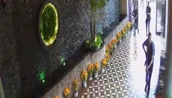 Un comando armado irrumpió en