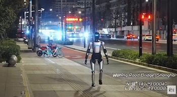 Al robot humanoide AgiBot A2