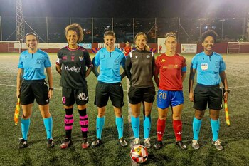 Partido entre el Real Unión de Tenerife Santa Cruz y el Sporting de Huelva de la Copa de la Reina (Sporting Club Huelva)