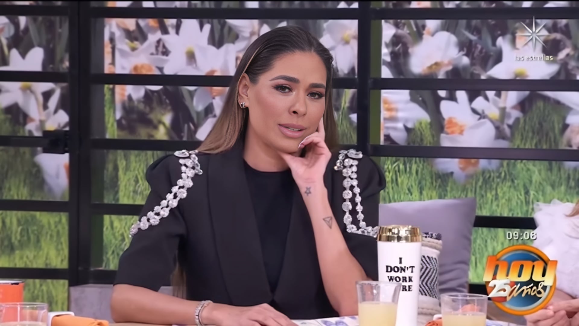 En los últimos meses, se especuló sobre la posibilidad de que la conductora dejara Televisa para unirse a las filas de Telemundo o Univision. (Programa Hoy, Instagram)