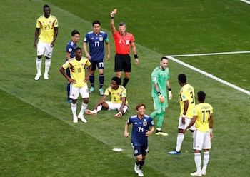 Carlos Sanchez fue expulsado en los primeros minutos del partido debut de Rusia 2018 ante Japón - crédito Damir Sagolj/REUTERS