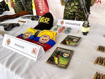 Cinco miembros de las