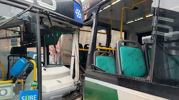 Choque de dos colectivos en Monserrat