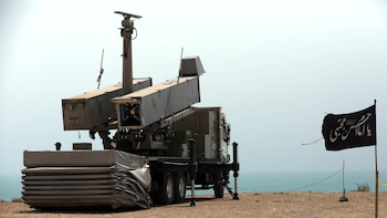 Irán bombardea una base estadounidense en respuesta al ataque de EEUU en Bandar Abbas