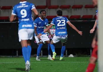 Daniel Muñoz marcó su primera anotación en la liga de Bélgica - Foto: Twitter @KRCGenkofficial