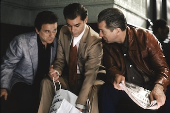 Joe Pesci, Ray Liotta y Robert De Niro en 'Uno de los nuestros'. (Warner Bros.)