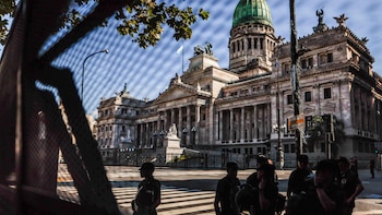 sesion diputados congreso fmi dnu