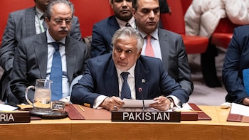 Pakistán trata con Reino Unido y Canadá sus esfuerzos de mediación entre Irán y EEUU