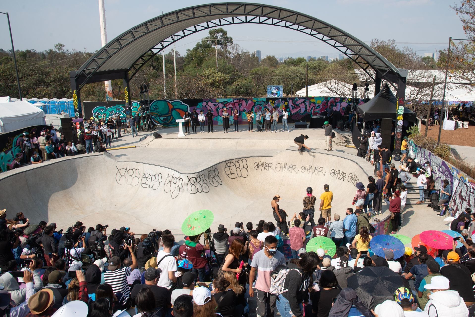 El espacio cuenta con una superficie de 20 mil 832,5 metros cuadrados (224 mil 196 pies cuadrados) y alberga un skatepark, un skatepark bowl con dimensiones de competencia, un bowl infantil, andadores peatonales accesibles, un foro al aire libre, Foto/Cuartoscuro