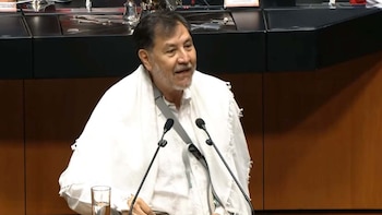 Fernández Noroña niega que EEUU le revocara su visa y arremete contra medios que documentan sus viajes