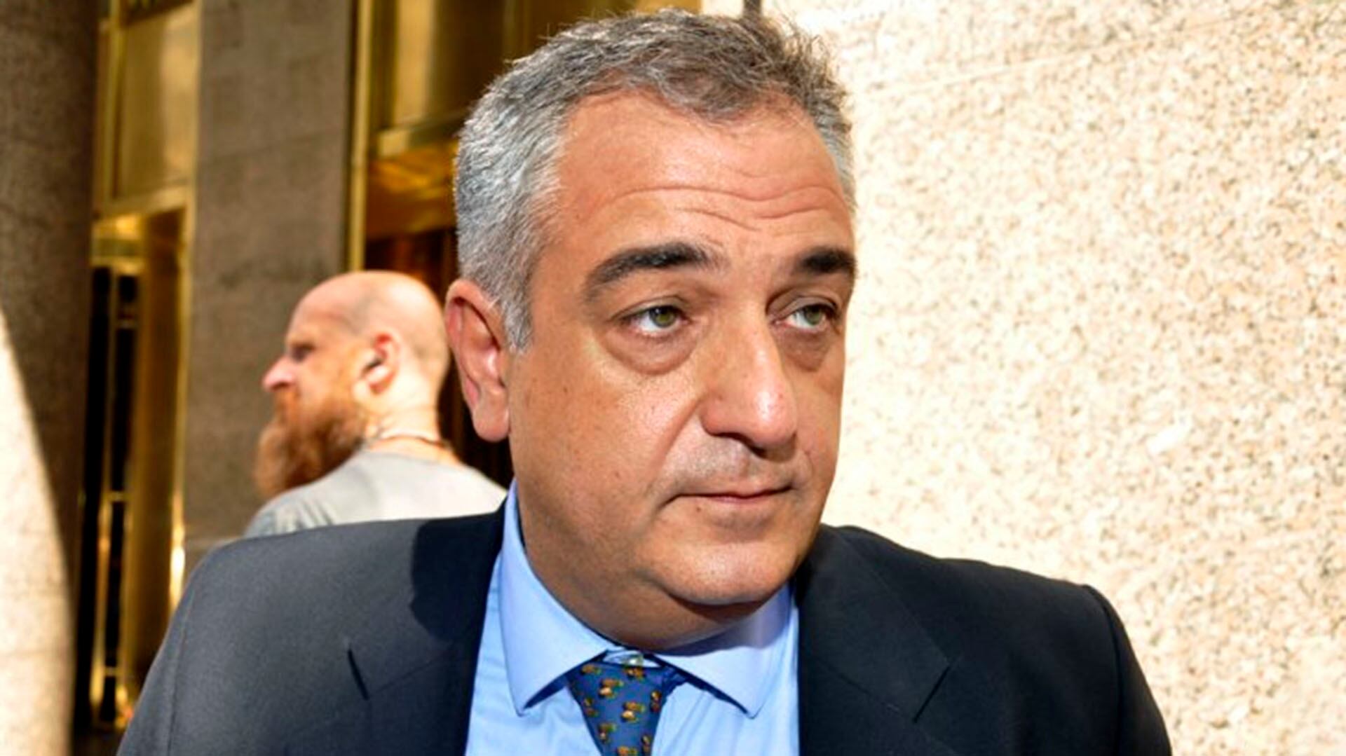 Un papel con instrucciones hallado en la heladera de Calvete revela cómo sortear allanamientos y responder ante menciones clave en la causa de coimas (@miguelcalveteok)