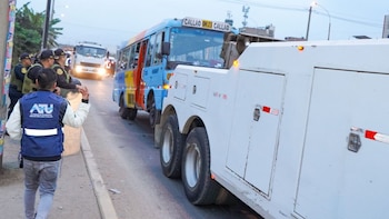 Solo en la primera quincena de julio se internaron 37 unidades tras operativos focalizados en zonas con alta incidencia de transporte informal - Créditos: ATU.