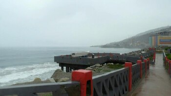 Las lluvias fuertes, pero intermitentes, y la suspensión de vuelos marcaron este miércoles el paso de una onda tropical por Venezuela sin causar mayores daños.