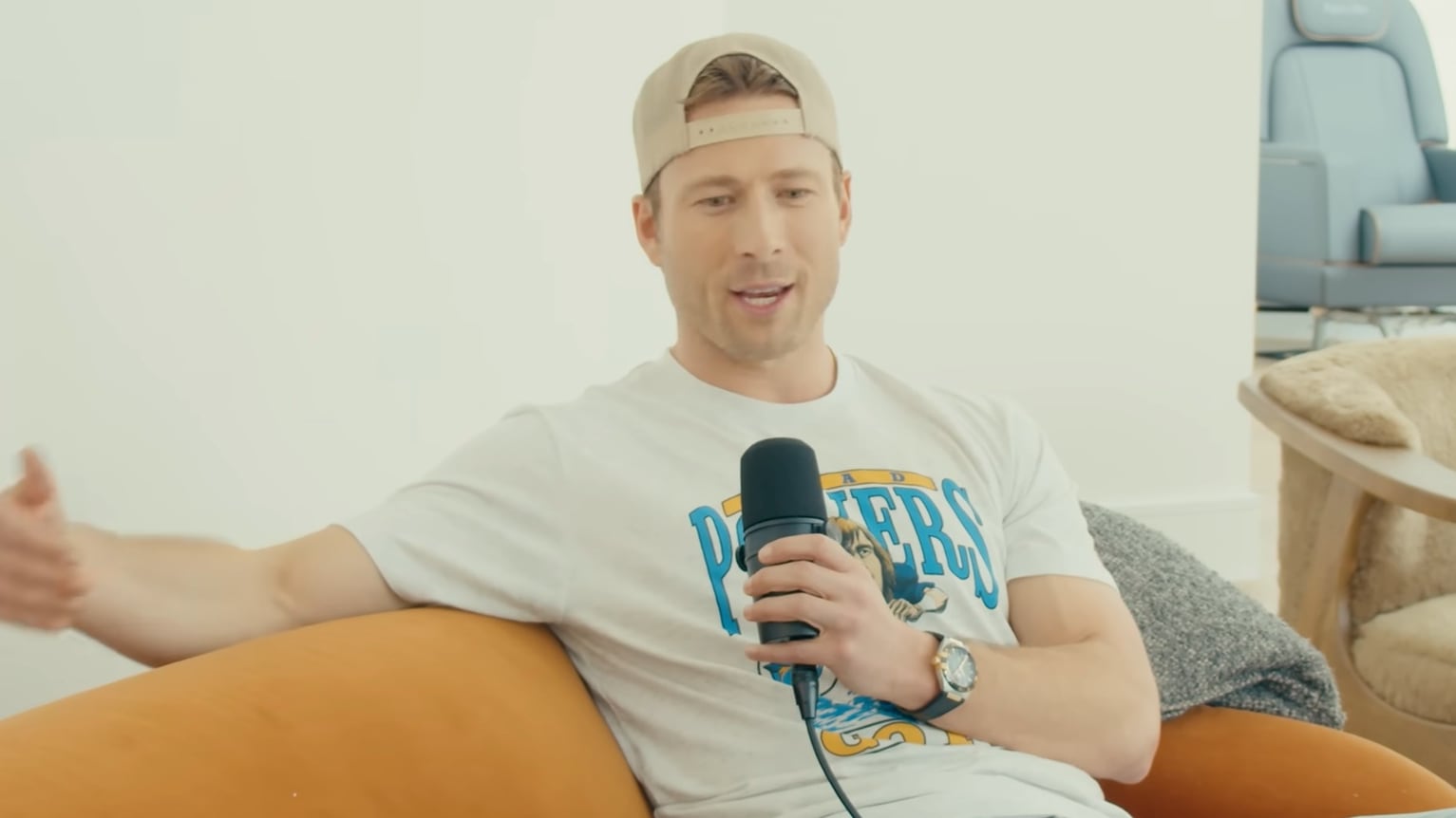 El salto profesional de Glen Powell comenzó con su participación en Los mercenarios 3, que le abrió puertas en Hollywood (YouTube: Jake Shane)