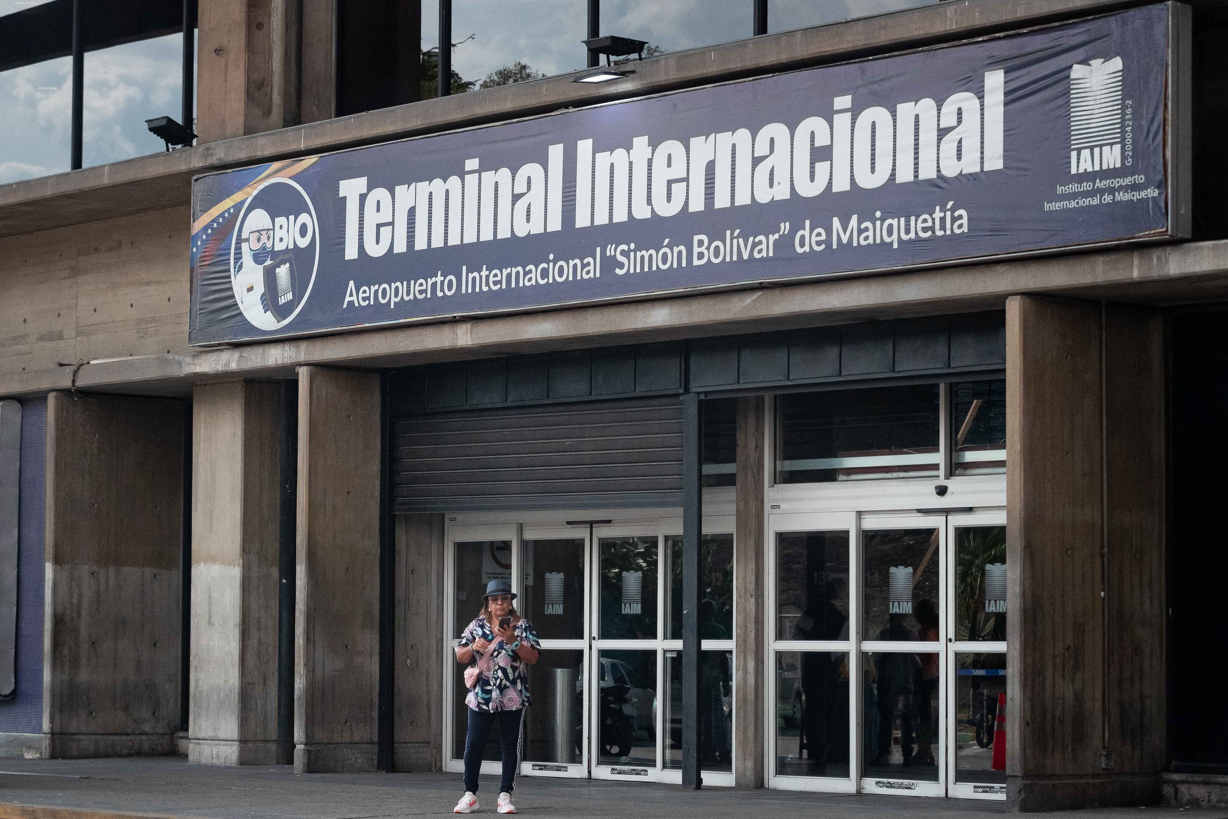 Foto de archivo de la entrada del Aeropuerto Internacional de Maiquetía Simón Bolívar ( EFE/ Ronald Peña)