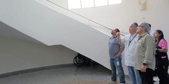 Autoridades de Salud inspeccionaron las instalaciones del Hospital Santo Tomás, uno de los más antiguos de ciudad de Panamá. (Minsa)