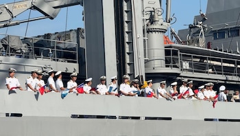 Miembros del Escuadrón Naval de la República de China (Taiwán) al arribar a la Terminal de Cruceros de Puerto Quetzal, Escuintla./(Ejército de Guatemala)