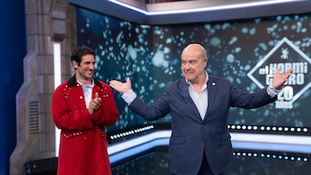 Antonio Resines y Quim Gutiérrez cierran la temporada de ‘El Hormiguero’ presentando ‘Haciendo amigos’: “El título se le ocurrió a mi mujer”