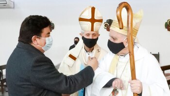 Fernando Espinoza y el obispo