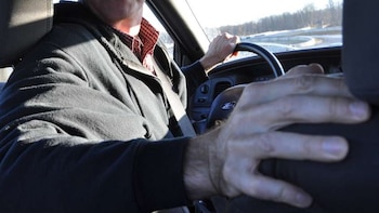 Qué dice la ley sobre la marcha atrás: cuándo está permitida y cuándo puede suponer una multa