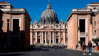 Los fiscales del Vaticano insisten en restringir acceso a pruebas clave en el juicio por inversiones
