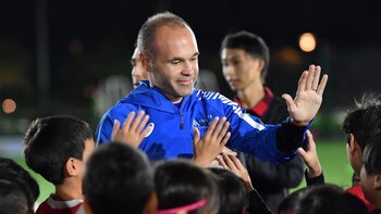 Andrés Iniesta busca el desarrollo