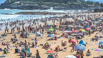 El acusado de fotografiar a niños desnudos en playas de Santander rechaza siete años de cárcel e irá a juicio