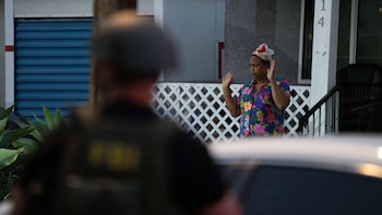 El FBI suma pruebas del fraude de USD 12 millones contra personas sin hogar en Los Ángeles: autos restaurados, discoteca y vacaciones en Tahití