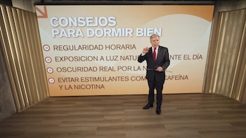 Según el médico, la temperatura ideal para dormir se ubica entre los diecisiete y los veinte grados, con aire acondicionado, ventilador o lo que fuera necesario