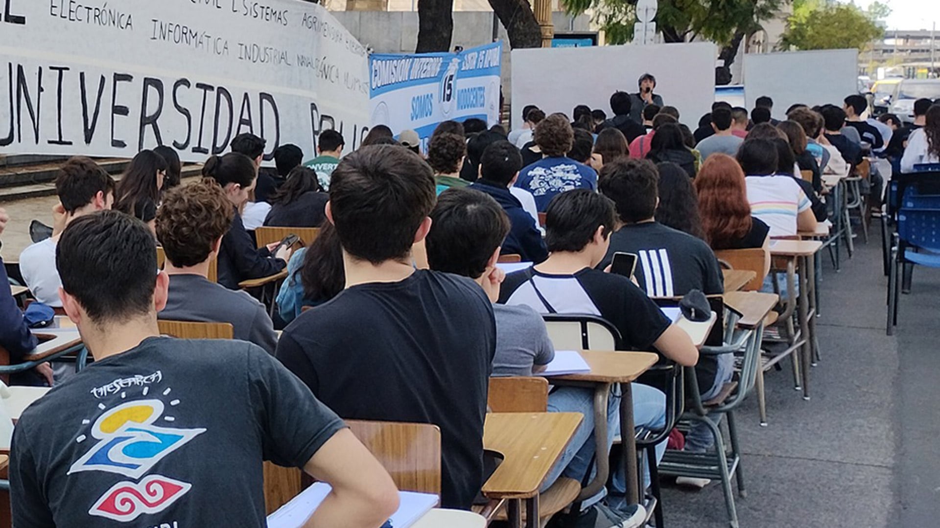Clases públicas en la facultad de Ingeniería de la UBA, en una protesta durante los años pasados en el marco del conflicto universitario (Foto: Archivo)