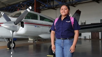 La beca de Yami Peréz fue otorgada a partir de sus resultados académicos y amplía el acceso a educación técnica para alumnos de centro escolar público. (Foto cortesía)